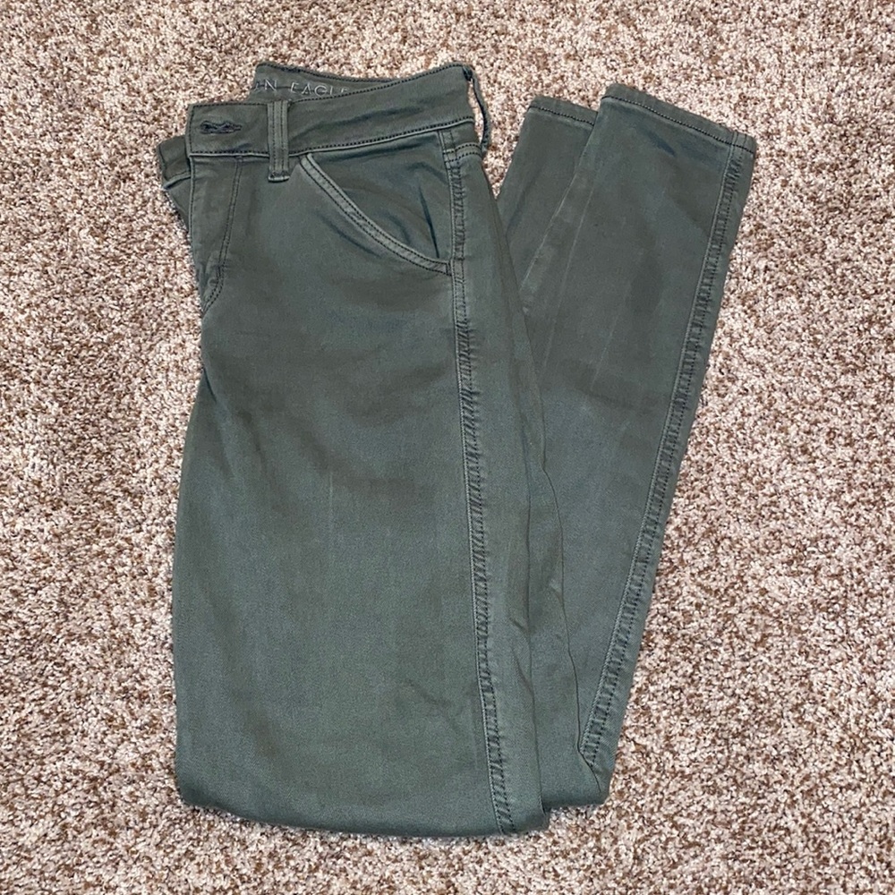 Army green American eagle skinny pants
